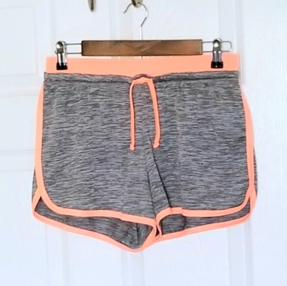 just be Pants - 💥Just be shortie shorts Medium
